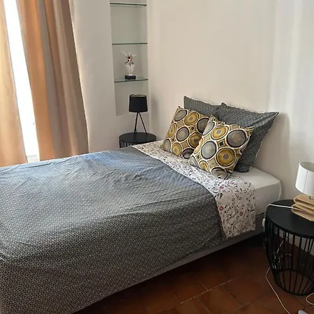 Centre Ville, Vieux Port 65m2 Apartment *